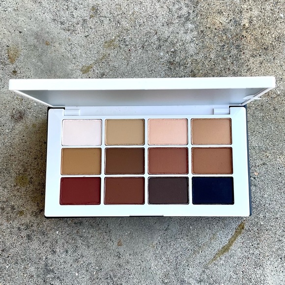 Makeup By Mario Master Mattes Eyeshadow Palette - Picture 2 of 2